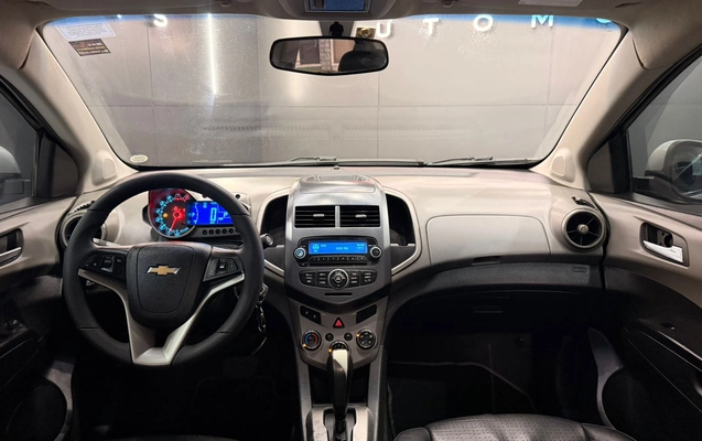 imagem-https://www.socarrao.com.br/sc-vehicle-images-prod/3477786/1787861269124-003_38f1265320dac8db3f90c70af4a1a2cd.jpeg