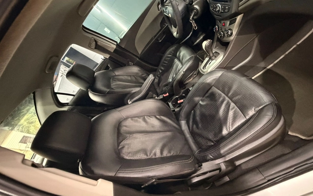 imagem-https://www.socarrao.com.br/sc-vehicle-images-prod/3477786/1787861269127-003_1702ddd5b93bef5f34c9412fd7ebbb60.jpeg