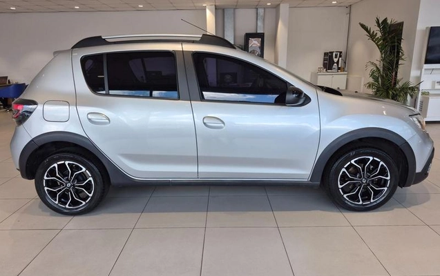 imagem-https://www.socarrao.com.br/sc-vehicle-images-prod/3477798/1788549694973-8424623_13_B_649de2d747.jpeg