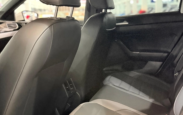 imagem-https://www.socarrao.com.br/sc-vehicle-images-prod/3477808/1787861719234-YzJlNjJhYzYtN2QxOS00MzQzLWE5YjktZTMzOGRlMTZkNzYwLmpwZWc.jpeg