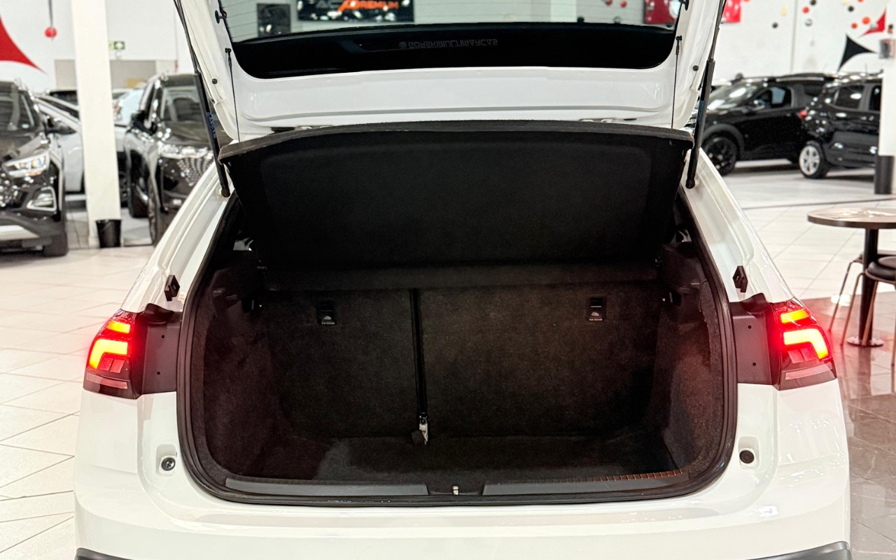 imagem-https://www.socarrao.com.br/sc-vehicle-images-prod/3477808/1787861720450-MGViN2FhYTUtNTM1OS00NzNmLTlmYTItYTkzYWMyODg5OTEwLmpwZWc.jpeg