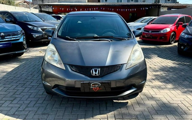 imagem-https://www.socarrao.com.br/sc-vehicle-images-prod/3477916/1789672675416-8391078_12_B_77de1fde99.jpeg
