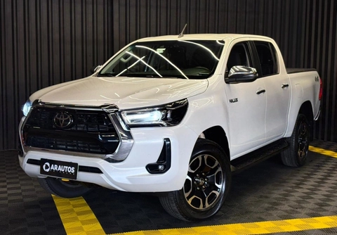 Toyota Hilux 2021 Branco — foto 1 de 3