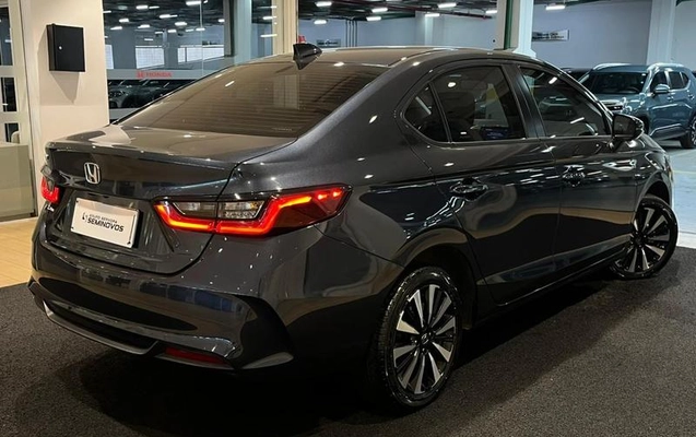 imagem-https://www.socarrao.com.br/sc-vehicle-images-prod/3478389/1787929128847-8424872_4_B_9deaedc9b2.jpeg