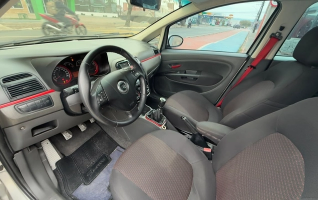imagem-https://www.socarrao.com.br/sc-vehicle-images-prod/3478872/1787865261384-5iUUdFtXppHLQn8CLs731XLoN2duB3XL.jpg