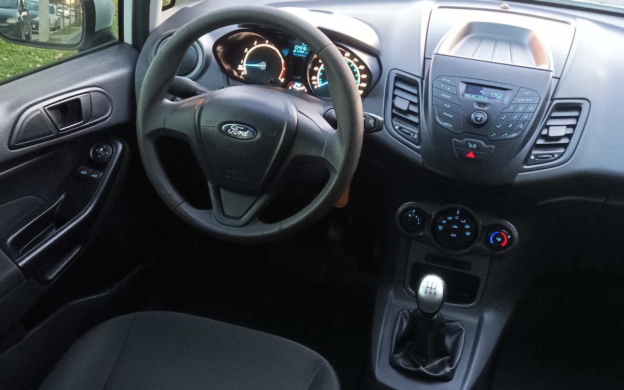 imagem-https://www.socarrao.com.br/sc-vehicle-images-prod/3479662/1788462552797-SU1HXzIwMjYwOTAyXzE3NTY0OC5qcGc.jpg