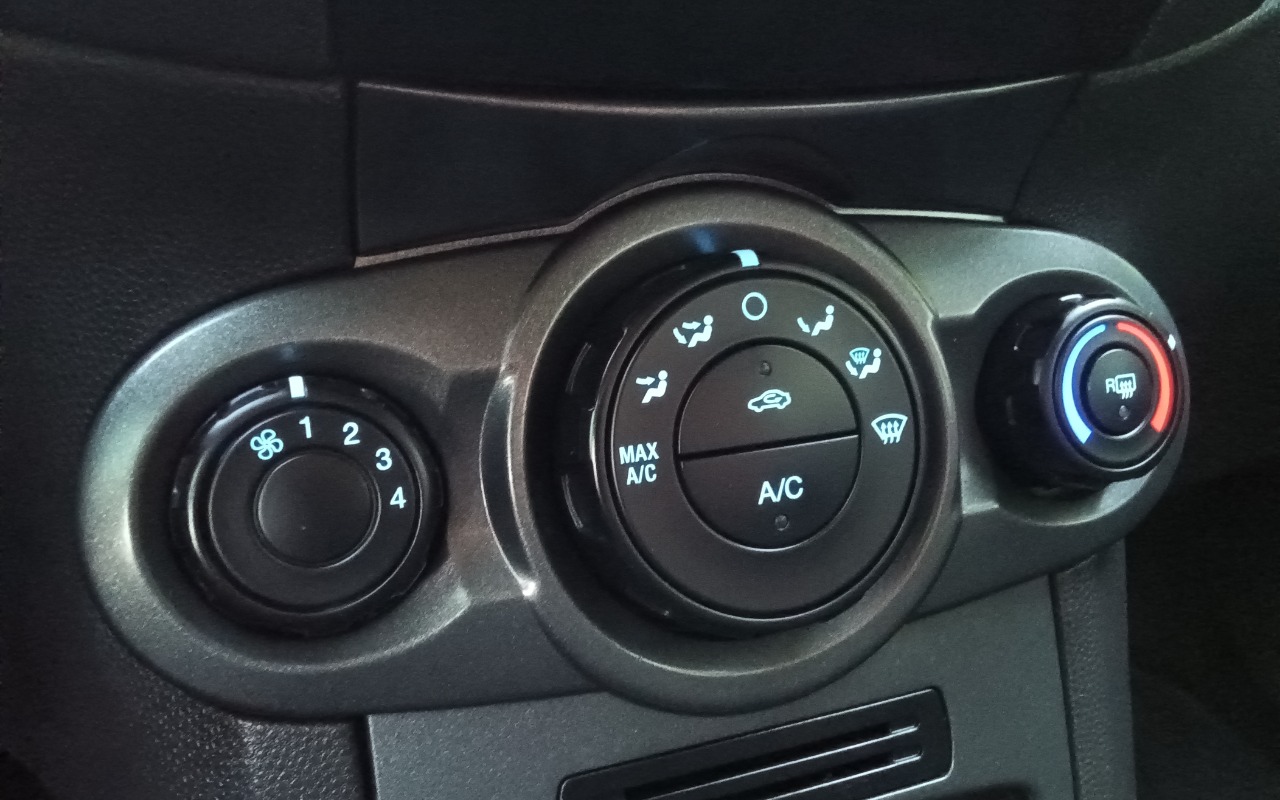 imagem-https://www.socarrao.com.br/sc-vehicle-images-prod/3479662/1788462553201-SU1HXzIwMjYwOTAyXzE4MDExOC5qcGc.jpg