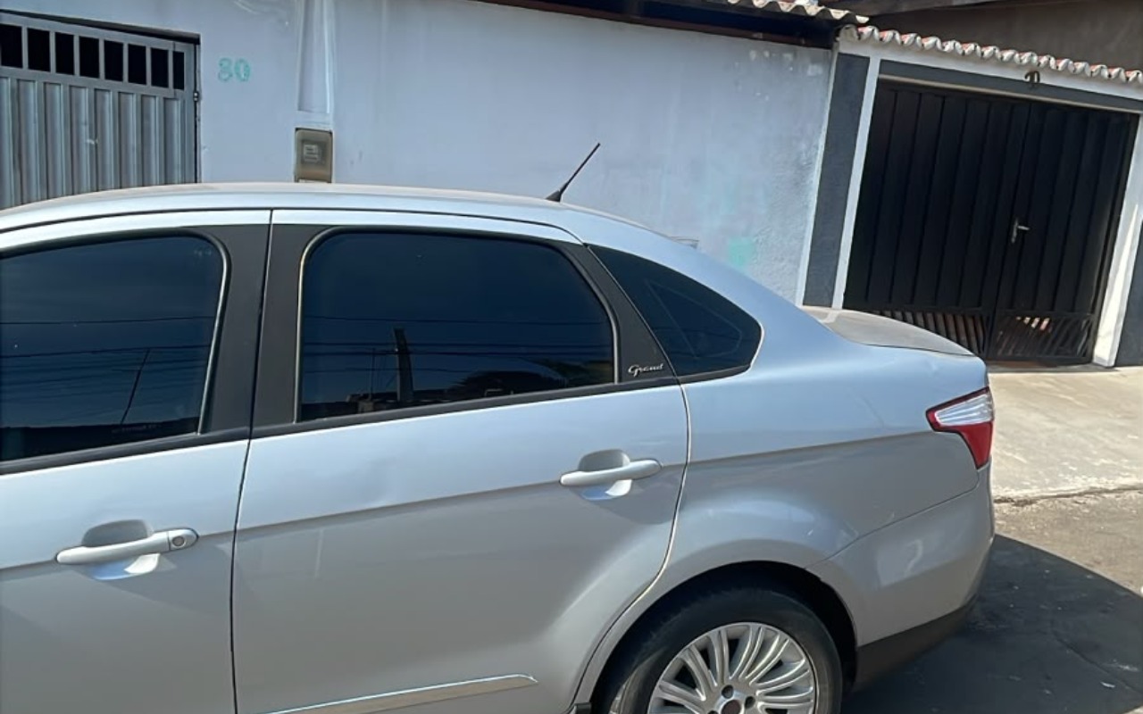 imagem-https://www.socarrao.com.br/sc-vehicle-images-prod/3480647/1787884801449-SU1HLTIwMjYwODE0LVdBMDA0NC5qcGc.jpg