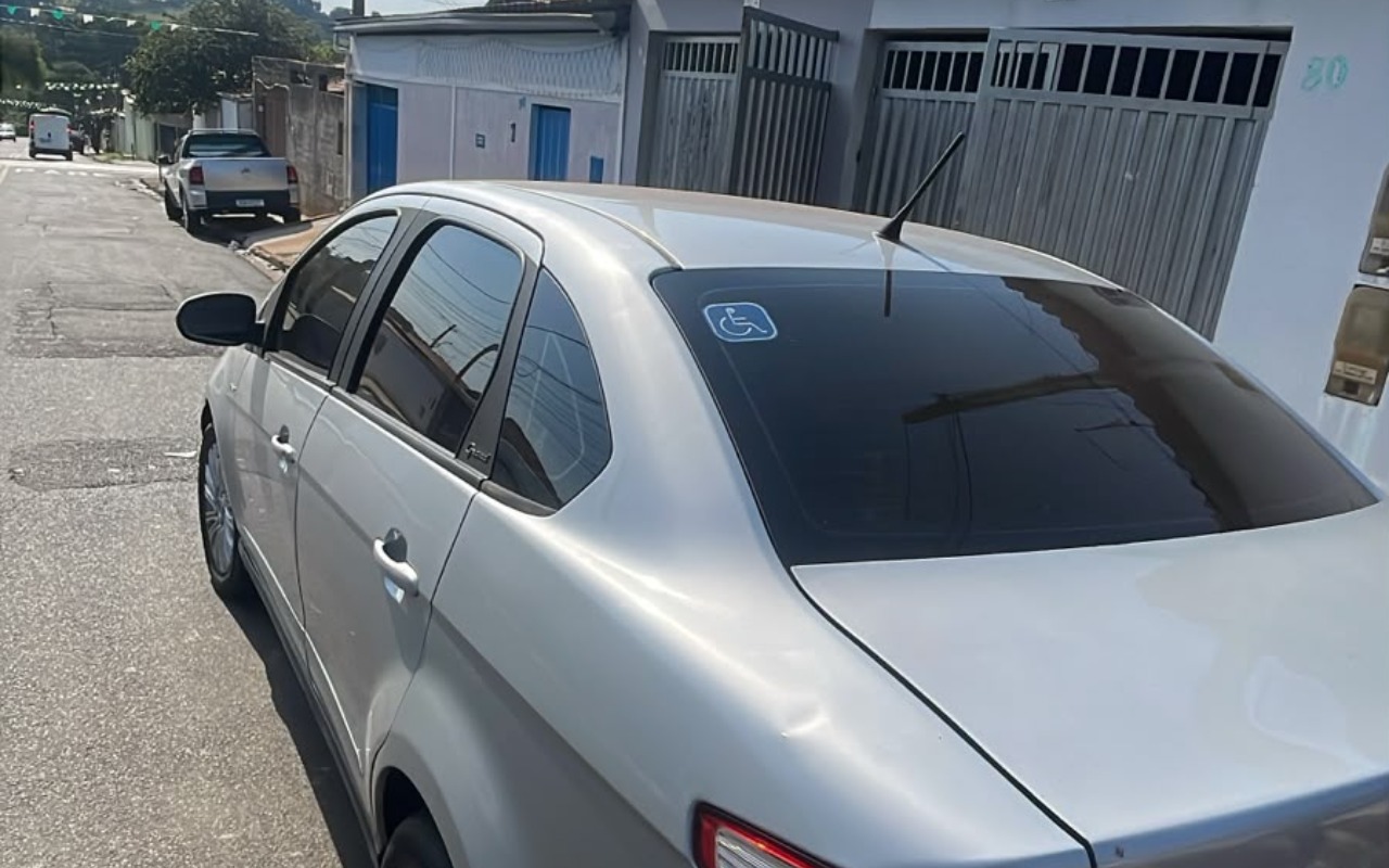imagem-https://www.socarrao.com.br/sc-vehicle-images-prod/3480647/1787884801736-SU1HLTIwMjYwODE0LVdBMDA0Mi5qcGc.jpg