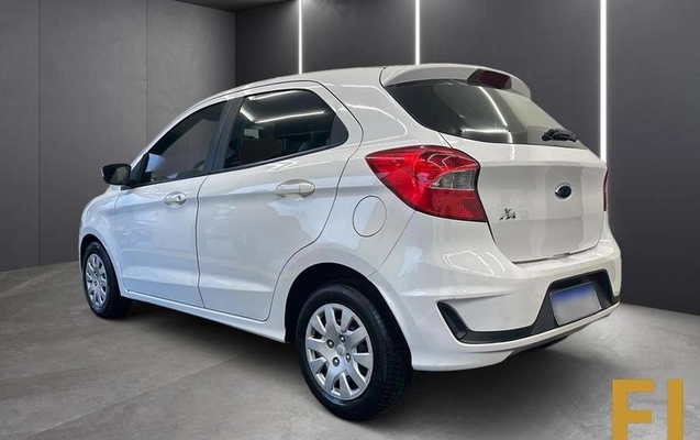 imagem-https://www.socarrao.com.br/sc-vehicle-images-prod/3481765/1790010337885-8425270_1_B_07d6dcbd24.jpeg