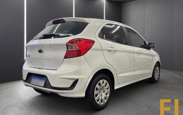 imagem-https://www.socarrao.com.br/sc-vehicle-images-prod/3481765/1790010337885-8425270_1_B_1ee64ceed7.jpeg