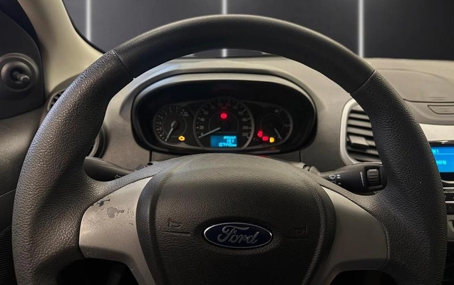 imagem-https://www.socarrao.com.br/sc-vehicle-images-prod/3481765/1790010337887-8425270_4_B_8d8fce9601.jpeg