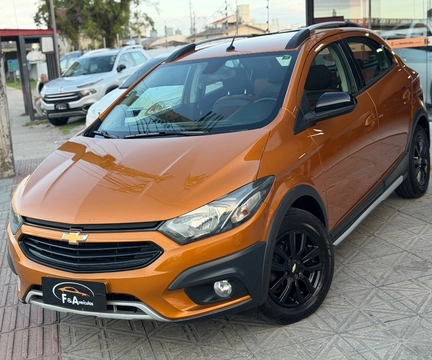 Chevrolet Onix 2019 Laranja — foto 1 de 3
