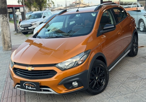 Chevrolet Onix 2019 Laranja — foto 1 de 3