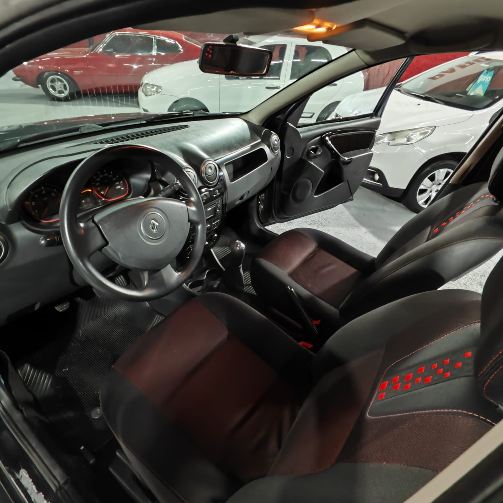 imagem-https://www.socarrao.com.br/sc-vehicle-images-prod/3483/1769987765732-7059886OR_1763071619_44_460.jpg