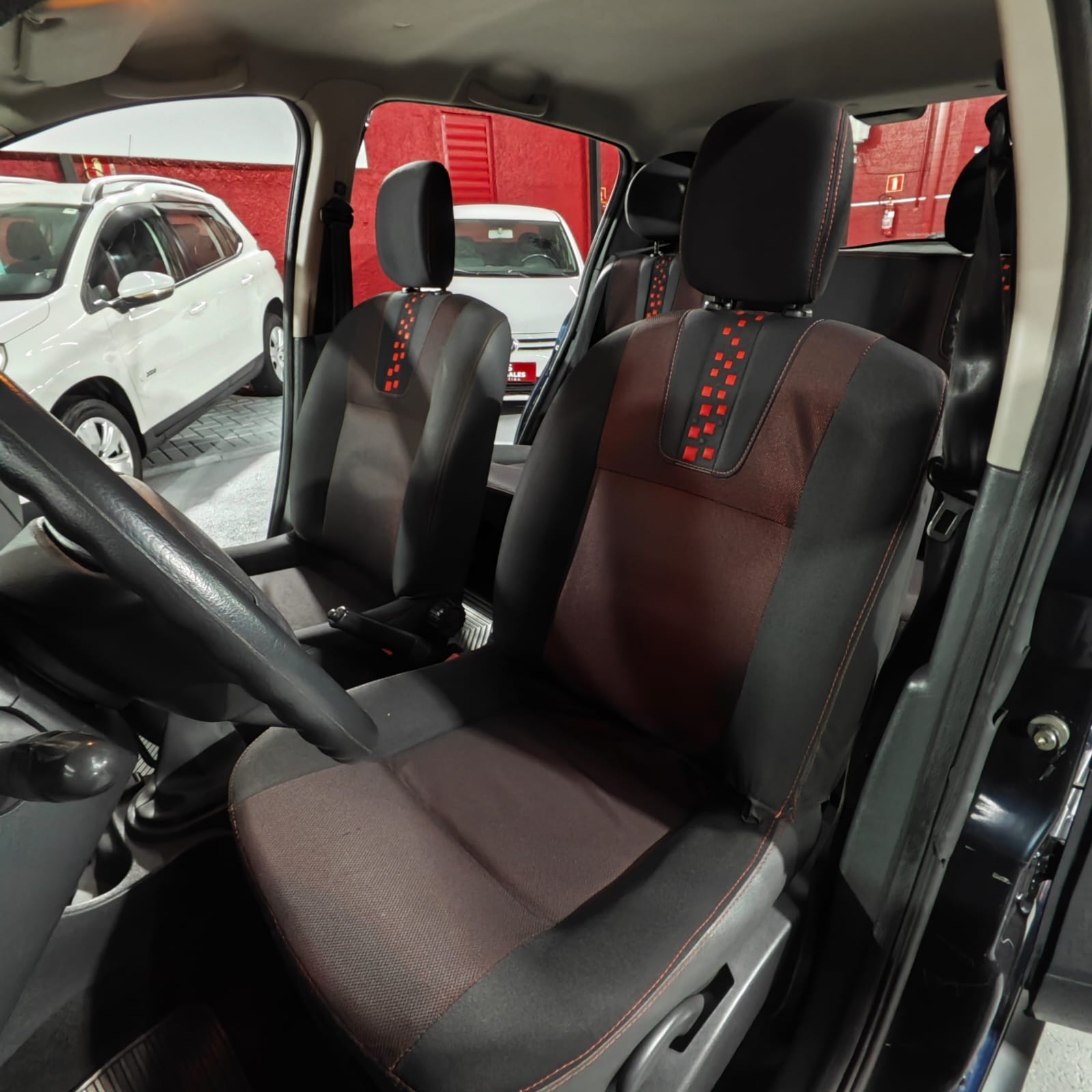imagem-https://www.socarrao.com.br/sc-vehicle-images-prod/3483/1769987765732-7059886OR_1763071620_71_400.jpg
