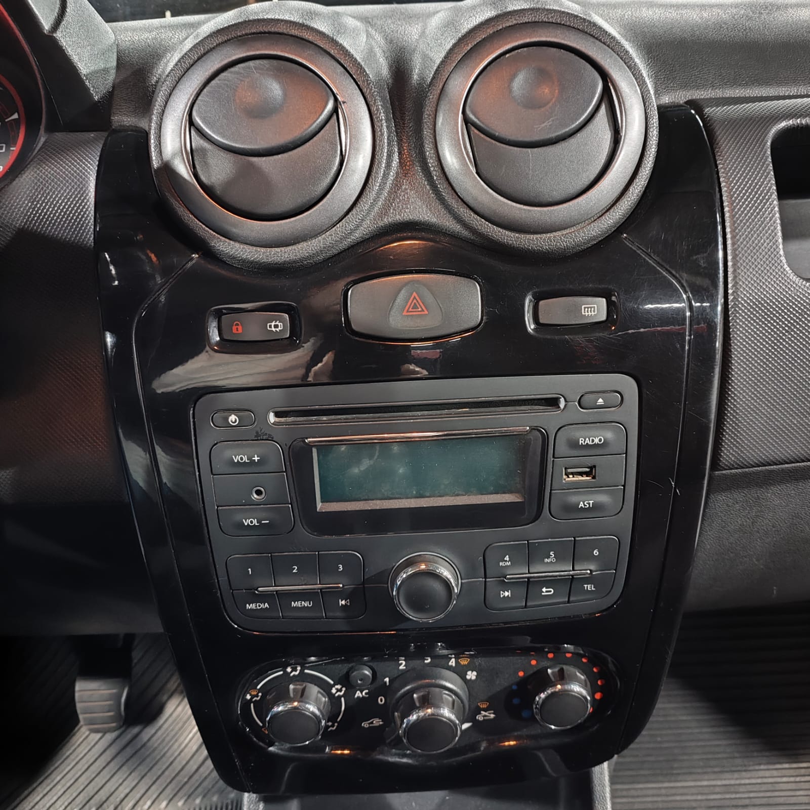 imagem-https://www.socarrao.com.br/sc-vehicle-images-prod/3483/1769987765733-7059886OR_1763071625_51_120.jpg