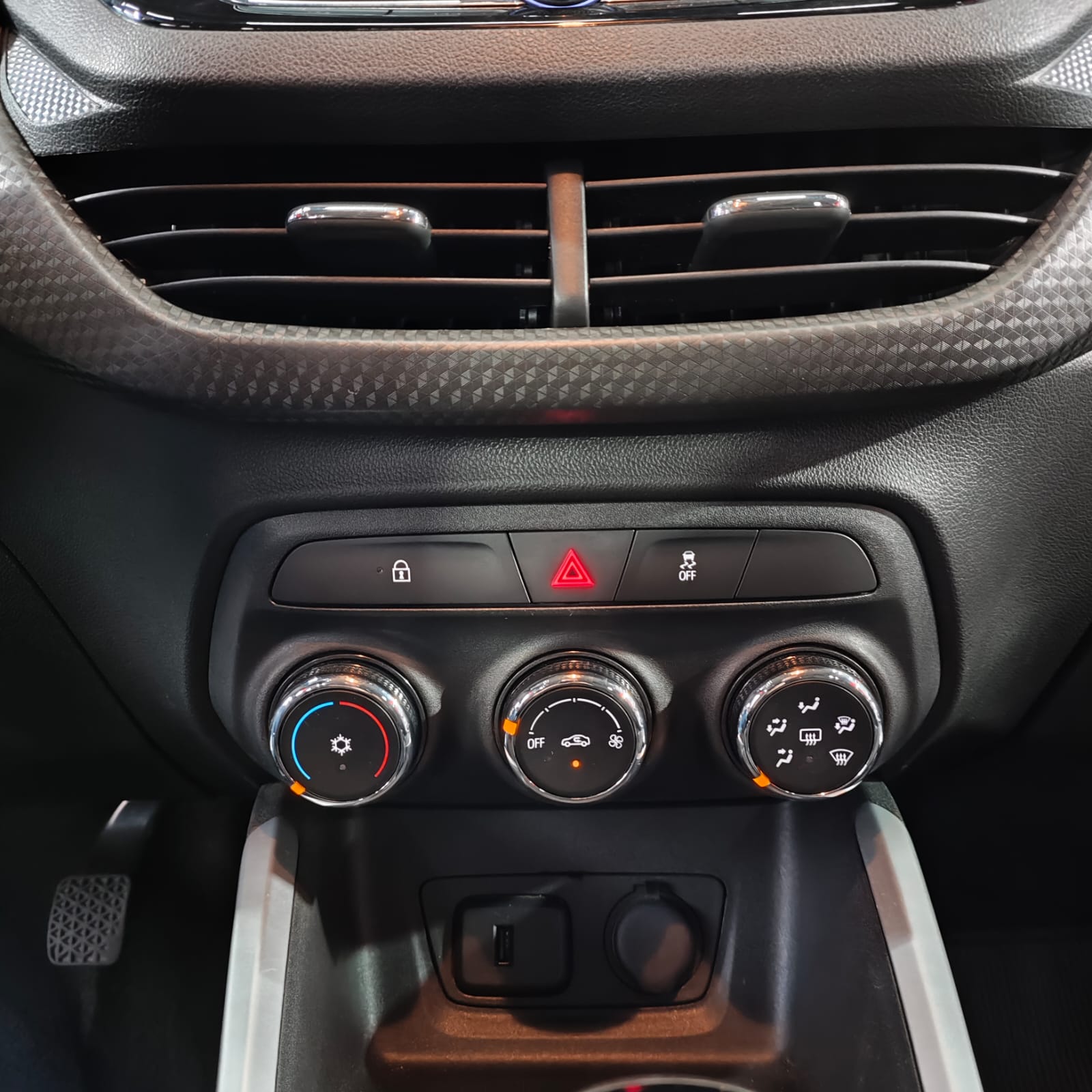 imagem-https://www.socarrao.com.br/sc-vehicle-images-prod/3488/1769987767038-7262654OR_1769909316_29_390.jpg