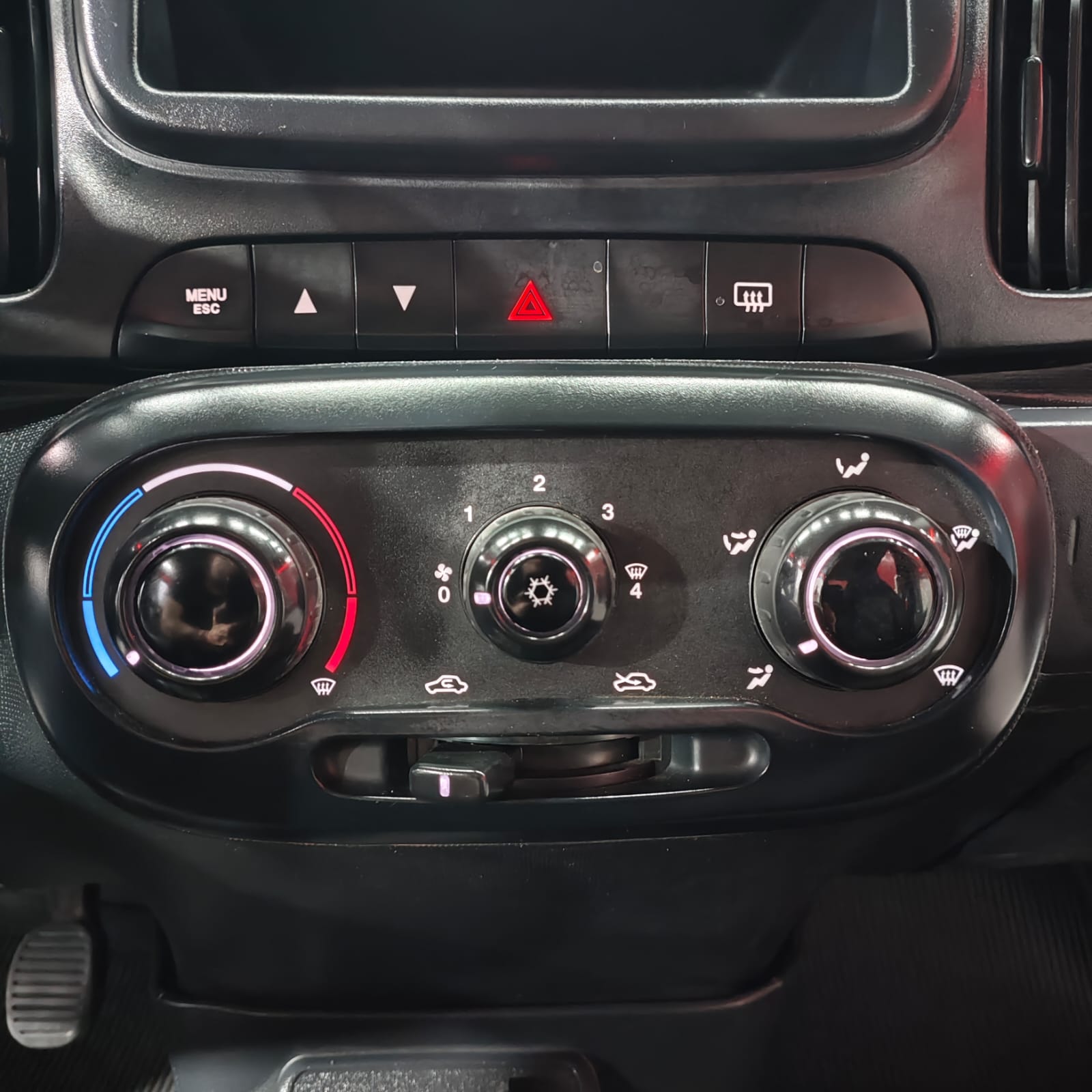 imagem-https://www.socarrao.com.br/sc-vehicle-images-prod/3493/1769987768110-7262659OR_1769910802_71_00.jpg