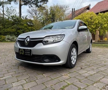 Renault Logan 2015 Prata — foto 1 de 3