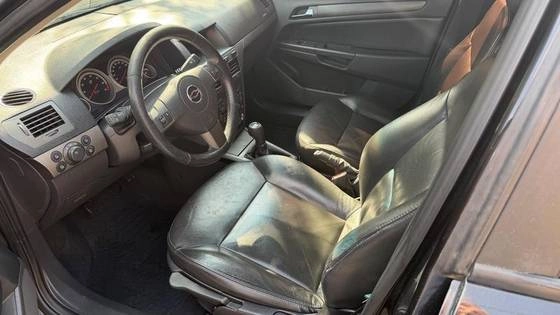imagem-https://www.socarrao.com.br/sc-vehicle-images-prod/3493745/1787916354278-chevrolet-vectra-2.0-mpfi-elegance-8v-140cv-flex-4p-automatico-wmimagem14074206653.jpg