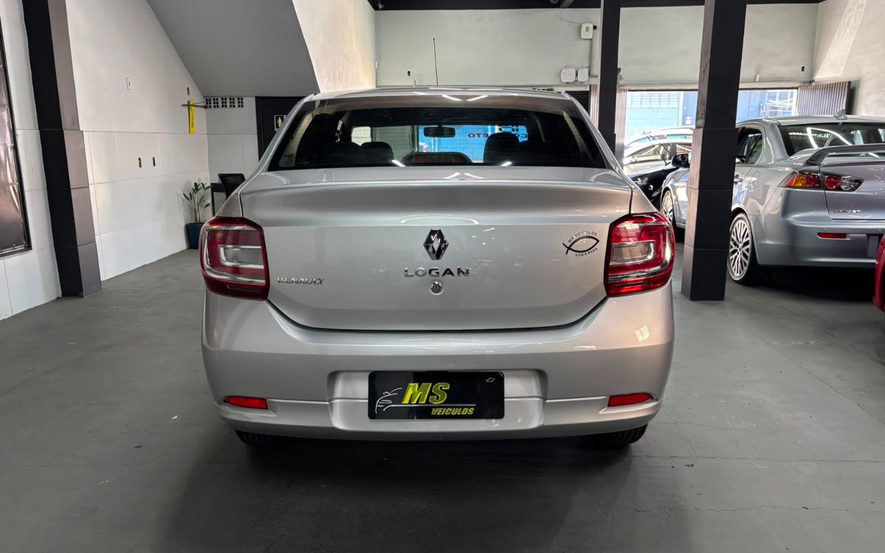 imagem-https://www.socarrao.com.br/sc-vehicle-images-prod/3493770/1787917726633-V2hhdHNBcHAgSW1hZ2UgMjAyNi0wOC0yMiBhdCAxMS41Mi4yMS5qcGVn.jpeg