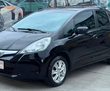 Honda Fit 2013 Preto — foto 1 de 3