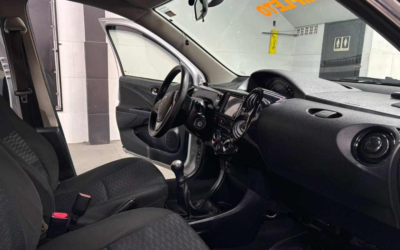 imagem-https://www.socarrao.com.br/sc-vehicle-images-prod/3493794/1787918582642-V2hhdHNBcHAgSW1hZ2UgMjAyNi0wOC0yNyBhdCAwOS4wMS40OS5qcGVn.jpeg