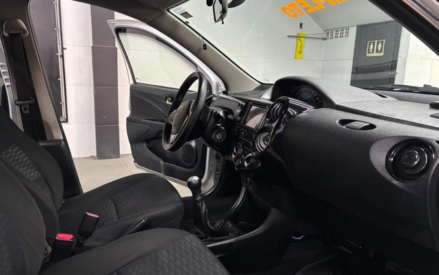 imagem-https://www.socarrao.com.br/sc-vehicle-images-prod/3493794/1787918582642-V2hhdHNBcHAgSW1hZ2UgMjAyNi0wOC0yNyBhdCAwOS4wMS40OS5qcGVn.jpeg