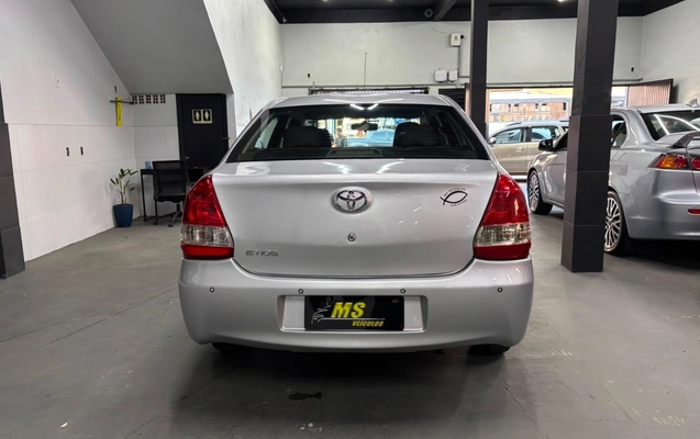 imagem-https://www.socarrao.com.br/sc-vehicle-images-prod/3493794/1787918583229-V2hhdHNBcHAgSW1hZ2UgMjAyNi0wOC0yNyBhdCAwOS4wMS41MCAoMSkuanBlZw.jpeg