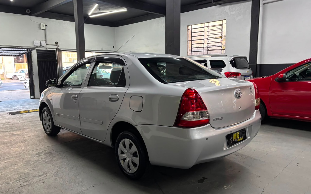 imagem-https://www.socarrao.com.br/sc-vehicle-images-prod/3493794/1787918583348-V2hhdHNBcHAgSW1hZ2UgMjAyNi0wOC0yNyBhdCAwOS4wMS41MS5qcGVn.jpeg
