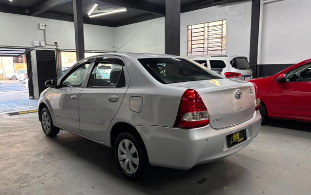 imagem-https://www.socarrao.com.br/sc-vehicle-images-prod/3493794/1787918583348-V2hhdHNBcHAgSW1hZ2UgMjAyNi0wOC0yNyBhdCAwOS4wMS41MS5qcGVn.jpeg