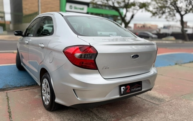 imagem-https://www.socarrao.com.br/sc-vehicle-images-prod/3493811/1787918980488-LnB8YixaN62c5T1hnEiMwE4wRfNijgGT.jpg
