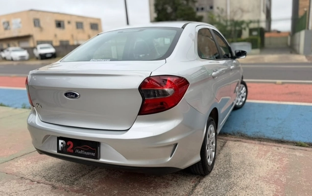 imagem-https://www.socarrao.com.br/sc-vehicle-images-prod/3493811/1787918980494-rkUlMEq6dU2J6bjwxb4xnn5YhtuguNsO.jpg