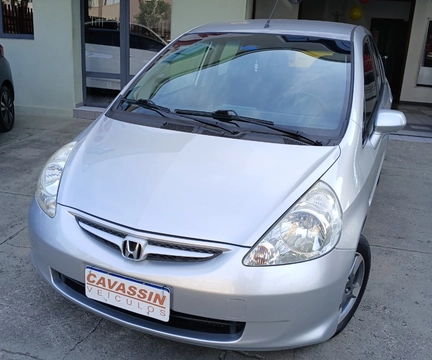 Honda Fit 2008 Prata — foto 1 de 3