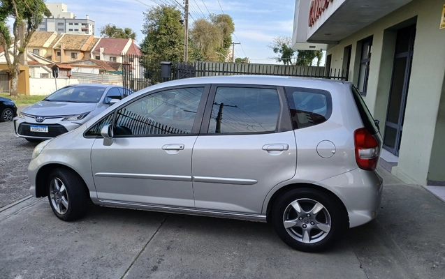 imagem-https://www.socarrao.com.br/sc-vehicle-images-prod/3493812/1787919078859-MTc4NzkxODM2NDkzOTYyMDE5MTUzNzcxNjQyOTc2OTEuanBn.jpg