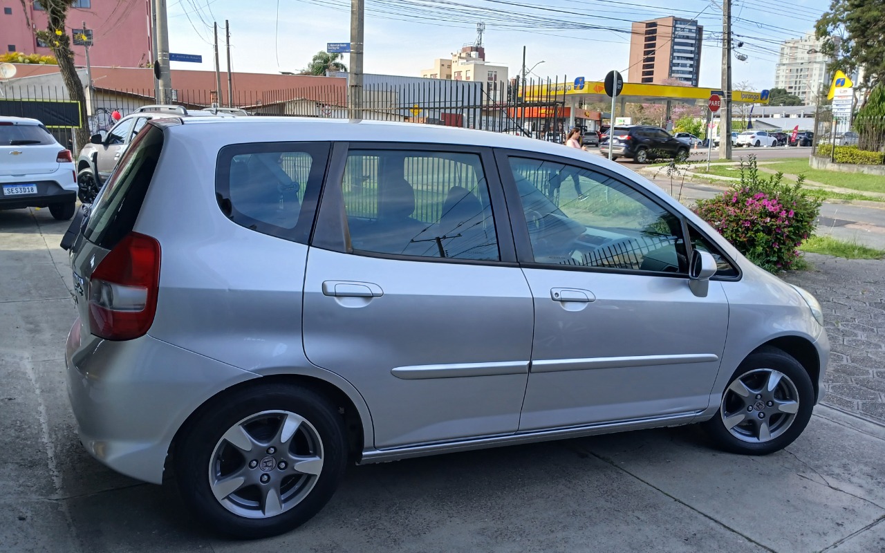 imagem-https://www.socarrao.com.br/sc-vehicle-images-prod/3493812/1787919078993-MTc4NzkxODM4NjI0MTI3MDk4NDk2Njk1OTM2OTU1Ni5qcGc.jpg