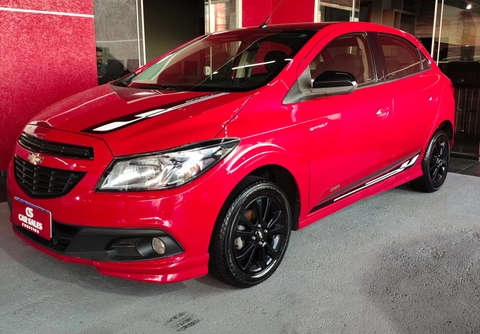 Chevrolet Onix 2015 Vermelho — foto 1 de 3