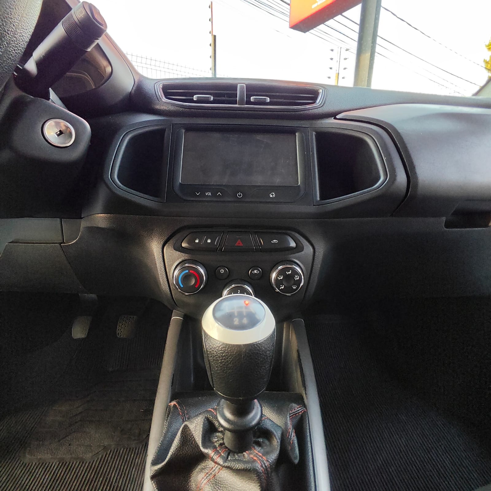 imagem-https://www.socarrao.com.br/sc-vehicle-images-prod/3496/1769987768778-7262889OR_1769969693_50_860.jpg