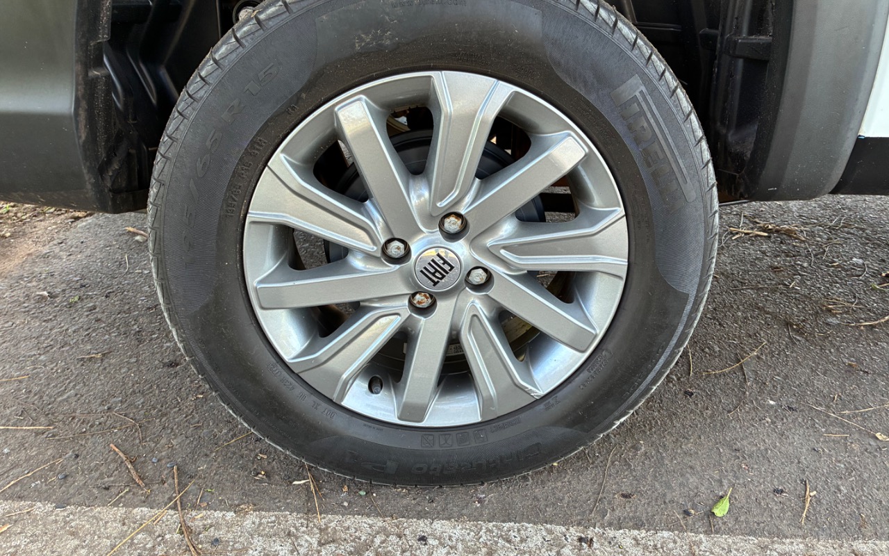 imagem-https://www.socarrao.com.br/sc-vehicle-images-prod/3497327/1787923640406-SU1HXzI0MzUuanBlZw.jpeg