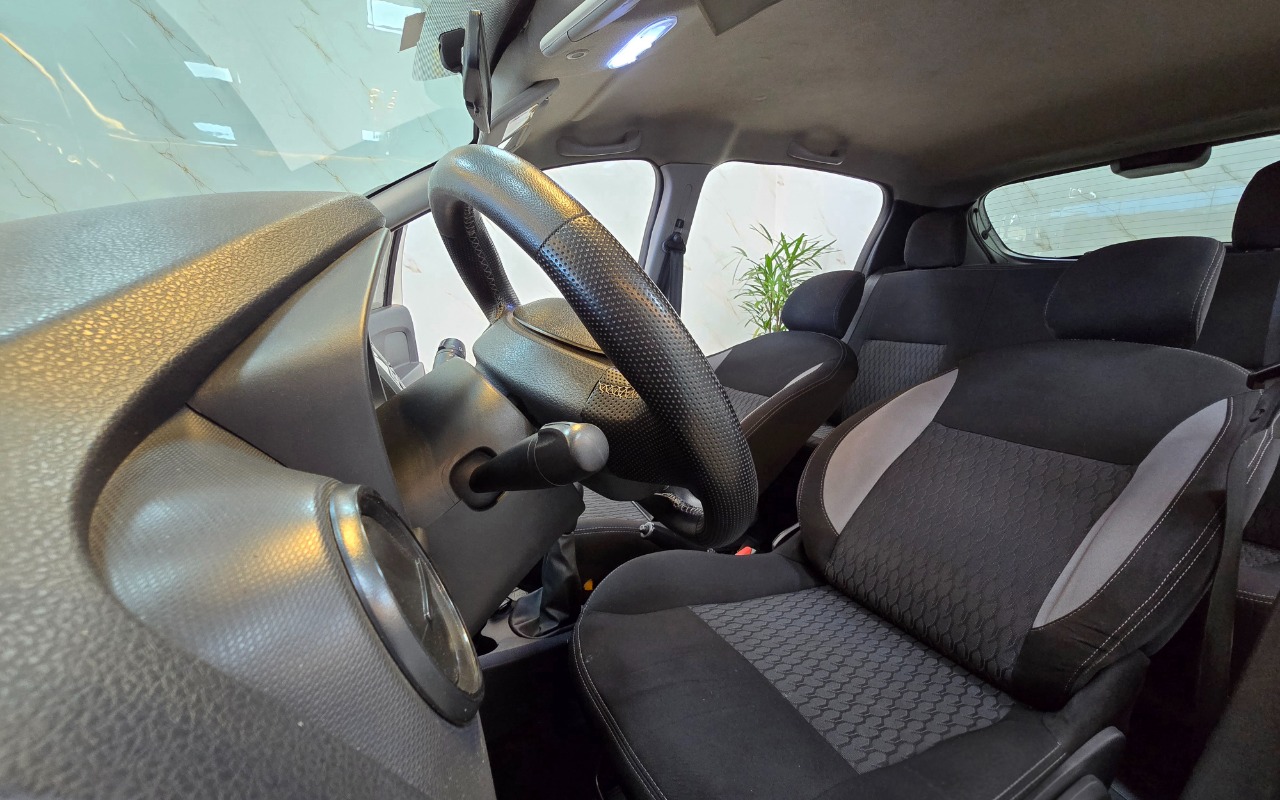 imagem-https://www.socarrao.com.br/sc-vehicle-images-prod/3497362/1787923484891-RXh0cmEgKDMpLmpwZw.jpg