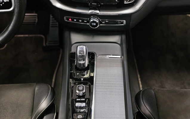 imagem-https://www.socarrao.com.br/sc-vehicle-images-prod/3497514/1787924375777-1_052713.jpg
