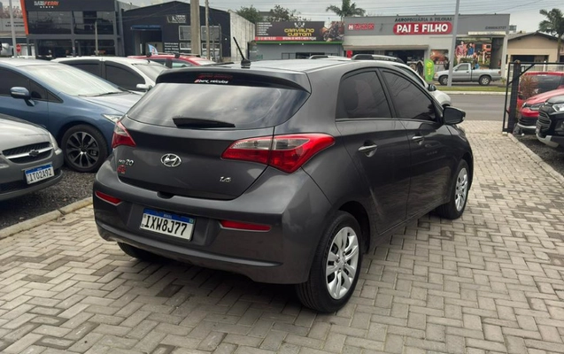 imagem-https://www.socarrao.com.br/sc-vehicle-images-prod/3497522/1787924524320-MEzeXuP0sMKpbLGf51wDGhOliQ1sJMiq.jpg