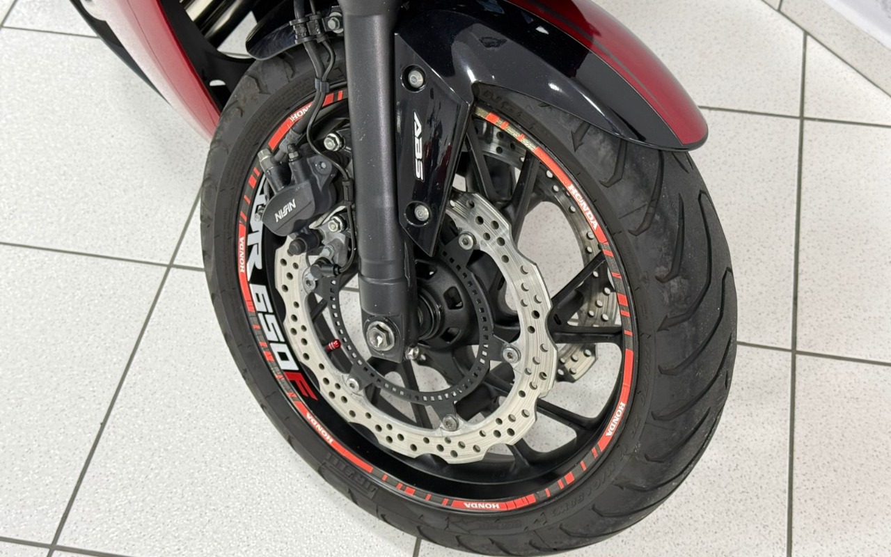 imagem-https://www.socarrao.com.br/sc-vehicle-images-prod/3497525/1787924527217-V2hhdHNBcHAgSW1hZ2UgMjAyNi0wOC0yOCBhdCAxMC4zMi4zMiAoMikuanBlZw.jpeg