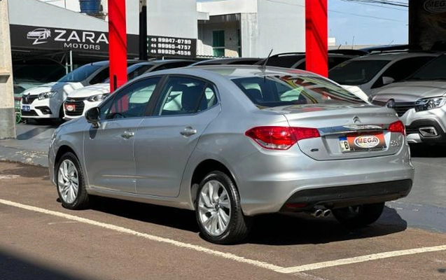 imagem-https://www.socarrao.com.br/sc-vehicle-images-prod/3497800/1787926519778-1787926347251.7.jpg