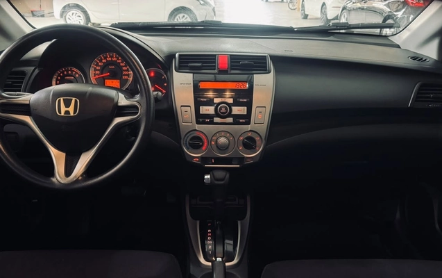 imagem-https://www.socarrao.com.br/sc-vehicle-images-prod/3497818/1787926817259-11bd8dd75975de4ea8a7e4ccf5fd0372_big.jpeg