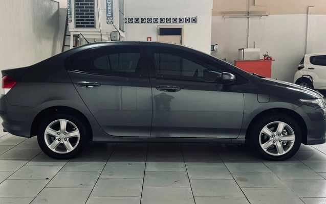 imagem-https://www.socarrao.com.br/sc-vehicle-images-prod/3497818/1787926817261-d5d625063dcca54292f2ed274fd3c679_big.jpeg