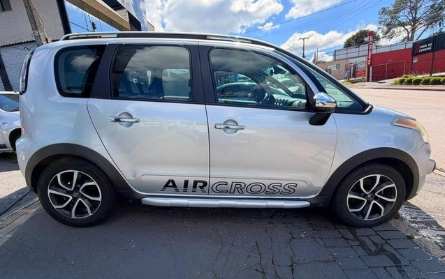 imagem-https://www.socarrao.com.br/sc-vehicle-images-prod/3497968/1788361695016-8422781_3_B_ca403b71e9.jpeg