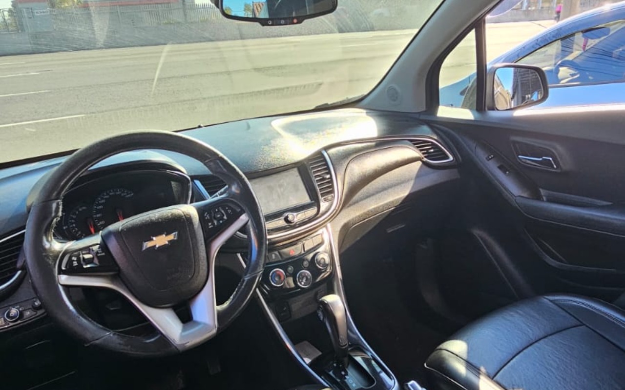 imagem-https://www.socarrao.com.br/sc-vehicle-images-prod/3498485/1787929369360-N2I3ODBmMzYtNmMwOC00MmJjLTgyNTctMGE0ZTJkZTYyZDRjLmpwZw.jpg