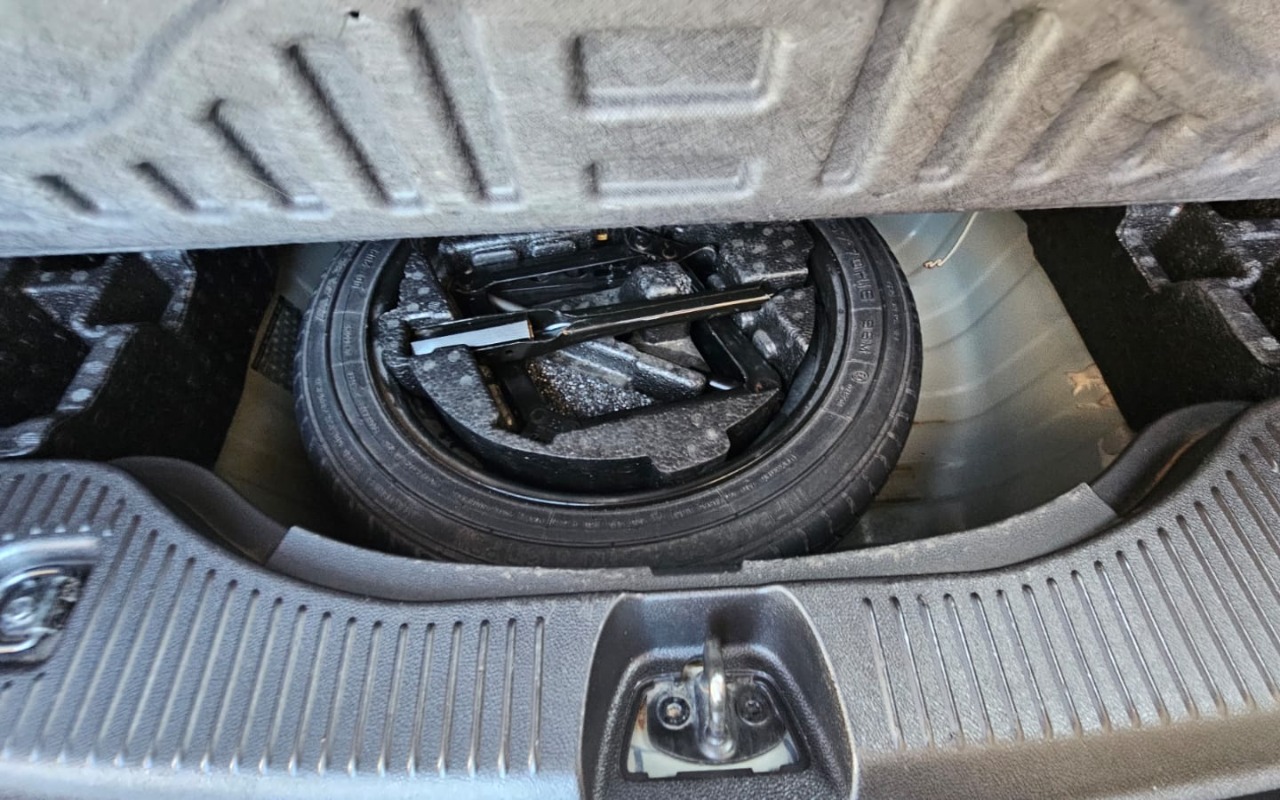 imagem-https://www.socarrao.com.br/sc-vehicle-images-prod/3498485/1787929369710-NjA3NjZiMzgtNGM1Yy00OGM3LTg1OTYtMTY5MmQ5YTE0N2RkLmpwZw.jpg
